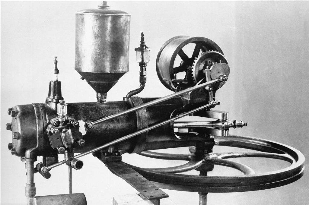 Patentovaný dvojtaktný spaľovací motor z roku 1880